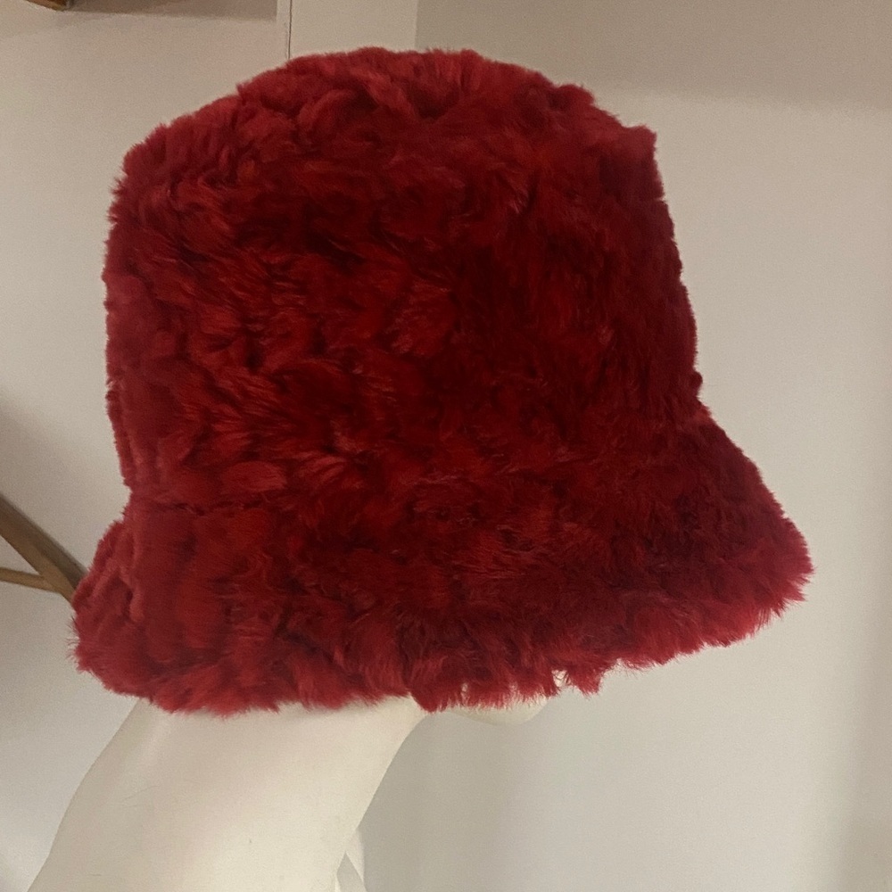 Y2K Red Faux Fur Bucket Hat OSFM - Picture 3 of 7